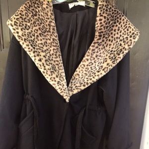 😳😳😳You gotta have this mid length coat!